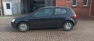 Volkswagen Golf Tour Edition 1.4 Benzine Climatecontrol CruiseControl Leren-Stuurwiel armsteun elek-ramen elektrische Spiegel met verwarming Centrale vergrendeling met afstandsbediening mistlampen Parkeersensoren achter afneembare trekhaak Metallic picture 6