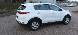 Kia Sportage Bj:9-2017 1.6-benzine 132pk Airconditioning CruiseControl Leren-Stuurwiel armsteun 1-eigenaar! picture 7