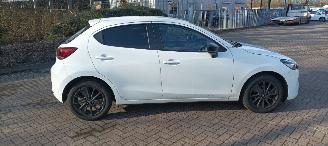 Mazda 2 1.5-Automatik Facelift Homura Climatecontrol Blindspot CruiseControl Apple CarPlay MirrorLink Achteruitrijcamera Full led koplampen Stoelverwarming stuurwiel met verwarming Achteruitrijcamera picture 8