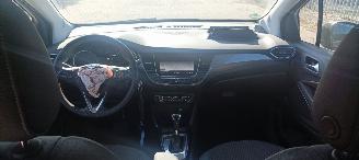 Opel Crossland 1.2-Turbo Automatik Innovation uitvoering Navi Full-Led koplampen Led achterlichten Climatecontrol CruiseControl Leren-Stuurwiel met verwarming Stoelverwarming trekhaak Bi-Color pearl metallic lak picture 12