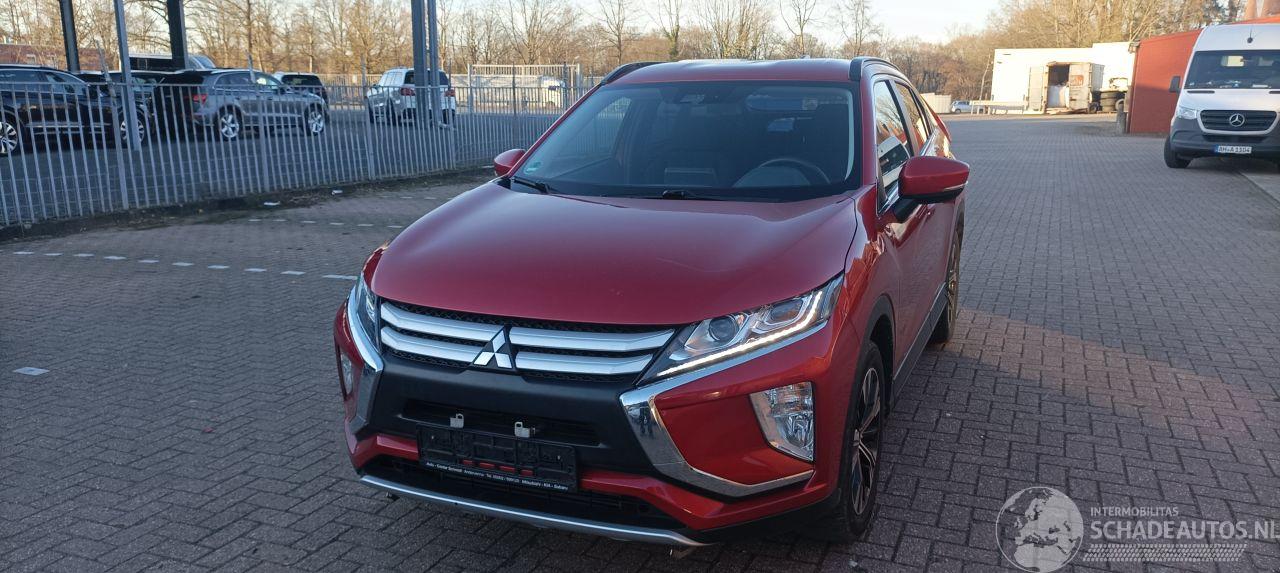 Mitsubishi Eclipse Cross 1.5-benzine Automaat 162pk Diamant uitvoering Climatecontrol CruiseControl Stoelverwarming Dab audio systeem Lichtautomaat Privacyglas led verlichting afneembare trekhaak