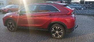 Mitsubishi Eclipse Cross 1.5-benzine Automaat 162pk Diamant uitvoering Climatecontrol CruiseControl Stoelverwarming Dab audio systeem Lichtautomaat Privacyglas led verlichting afneembare trekhaak picture 4