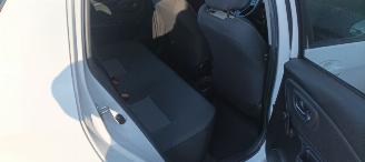 Toyota Yaris Bj: 10-2017 1.5-vvt-i Airconditioning stoelverwarming Multicolor display Regensensor Lichtautomaat Drivelane assistent elektrische ramen Elektrische-spiegels met verwarming Achteruitrijcamera Mistlampen 15inch velgen picture 26