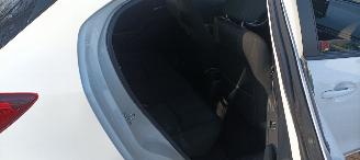 Mazda 2 Bj: 12-2023 1.5 Automatik Climatecontrol CruiseControl Stoelverwarming Lichtautomaat Privacyglas Stuurwiel met verwarming Achteruitrijcamera parkeersensoren Apple CarPlay MirrorLink Led verlichting Dab-audio picture 27