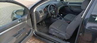 Volkswagen Golf Bj:12-2006 nieuwe Distributieriem 1.4 80pk Climatecontrol CruiseControl Leren-Stuurwiel armsteun elektrische ramen Elektrische-spiegels met verwarming Centrale vergrendeling met afstandsbediening mistlampen Parkeersensoren achter Trekhaak afneembaar picture 10