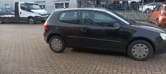 Volkswagen Golf Bj:12-2006 nieuwe Distributieriem 1.4 80pk Climatecontrol CruiseControl Leren-Stuurwiel armsteun elektrische ramen Elektrische-spiegels met verwarming Centrale vergrendeling met afstandsbediening mistlampen Parkeersensoren achter Trekhaak afneembaar picture 6