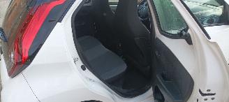 Toyota Aygo Facelift X-Play 1.0-VVT-i Airconditioning Led-Dagrijverlichting Led-Achterlichten Elektrische ramen Elektrische-spiegels centrale deurvergrendeling met afstandsbediening picture 18