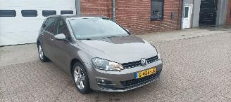 Auto incidentate Volkswagen Golf Bj:12-2013 1.2-TSI 105pk Comfortline Climatecontrol CruiseControl Stoelverwarming Lichtautomaat Privacyglas Radio met Infotainment systeem Automatische dimmende binnenspiegel 4xElektrische ramen Elektrische-spiegels met parkeerstand Regensensor Lichtautom 2013/12