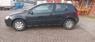 Volkswagen Golf Tour Edition 1.4-benzine 80pk Climatecontrol CruiseControl Leren-Stuurwiel armsteun elek-ramen elektrische buitenspiegels met verwarming Abs Esp Mistlampen Afneembare trekhaak Parkeersensoren achter picture 2