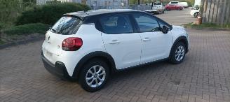 Citroën C3 Shine Bj:10-2018 1.5-HDI 102pk Euro-6  Climatecontrol 1e Eigenaar CruiseControl Stoelverwarming Lichtautomaat Regensensor Drivelane assistent Automatisch dimmende binnenspiegel 4xElektrische ramen Elektrische-spiegels met parkeerstand Parkeersensoren acht picture 7