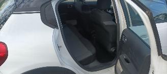 Citroën C3 Shine Bj:10-2018 1.5-HDI 102pk Euro-6  Climatecontrol 1e Eigenaar CruiseControl Stoelverwarming Lichtautomaat Regensensor Drivelane assistent Automatisch dimmende binnenspiegel 4xElektrische ramen Elektrische-spiegels met parkeerstand Parkeersensoren acht picture 24