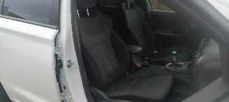Hyundai I-30 N-line 1.5-Turbo MHEV 160pk Full-Led Navi Digitale cockpit Climatecontrol CruiseControl Stoelverwarming stuurwiel met verwarming Achteruitrijcamera Lichtautomaat Regensensor Drivelane assistent Led achterlichten picture 26