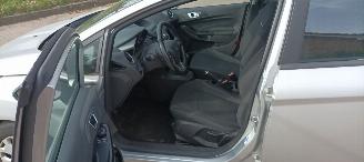 Ford Fiesta 1.5-Diesel 75pk Airco Stoelverwarming leren stuurwiel Led koplampen Pdc Control picture 14