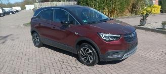 Coche accidentado Opel Crossland Innovation 1.2-Turbo 110pk Automaat Navi Led Climatecontrol CruiseControl Stoelverwarming Lichtautomaat Privacyglas Stuurwiel met verwarming inklapbare buitenspiegels Dimmende binnenspiegel Half leren bekleding trekhaak 16-inch Opel velgen 2018/4