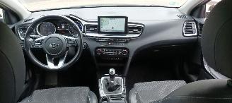 Kia Ceed 1.6-CRDI 136pk Ceed Sportswagon Spirit Navi JBL-sound systeem Camera Leder Sportstoelen Memory Full-Led koplampen Led achterlichten Elektrische achterklep Keyless-entry Climatecontrol CruiseControl 4xStoelverwarming Blindspot Automatisch inparkeren chrome picture 30