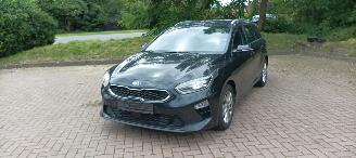 škoda osobní automobily Kia Ceed 1.6-CRDI 136pk Ceed Sportswagon Spirit Navi JBL-sound systeem Camera Leder Sportstoelen Memory Full-Led koplampen Led achterlichten Elektrische achterklep Keyless-entry Climatecontrol CruiseControl 4xStoelverwarming Blindspot Automatisch inparkeren chrome 2018/9