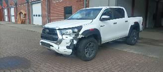 Vaurioauto  passenger cars Toyota Hilux 2.8D  204pk Automatik 4x4 Double Cab Climatecontrol CruiseControl Comfort 2024/2