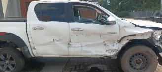 Toyota Hilux 2.8D  204pk Automatik 4x4 Double Cab Climatecontrol CruiseControl Comfort picture 12