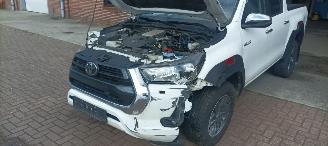 Toyota Hilux 2.8D  204pk Automatik 4x4 Double Cab Climatecontrol CruiseControl Comfort picture 16