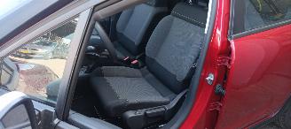 Citroën C3 1.2-12v Airco Stoelverwarming Lichtautomaat cruisecontrol Dab Radio elektrische buitenspiegels met verwarming Centrale vergrendeling met afstandsbediening Start-Stop systeem 16-inch velgen picture 12