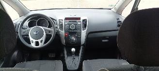 Kia Venga 1.6-16v Automaat Keyless-entry Climatecontrol Stoelverwarming Lichtautomaat Privacyglas leren stuurwiel mistlampen Parkeersensoren Trekhaak 16-inch velgen picture 15