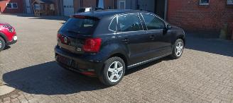 Volkswagen Polo 1.4-TDI Euro-6 Climatecontrol Stoelverwarming Regensensor leren stuurwiel mistlampen Elektrische ramen Elektrische-spiegels met verwarming Centrale vergrendeling met afstandsbediening Start-Stop systeem 15-inch velgen picture 3
