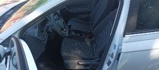 Volkswagen Polo 1.0-Benzine Digitale cockpit Led-Koplampen Led-Achterlichten Stoelverwarming CruiseControl Lichtautomaat 4xelektriche ramen Elektrische-spiegels met verwarming picture 21