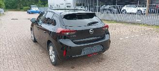 Opel Corsa 1.2-benzine Full-Led koplampen CruiseControl Lichtautomaat Regensensor Drivelane assistent Stoelverwarming stuurwiel met verwarming Privacy glas Achteruitrijcamera Parkeersensoren 16-inch Opel velgen picture 9