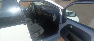 Volkswagen Up! Bj:09-2021 Move Uitvoering 1.0mpi Airconditioning Led verlichting Dab Radio Achteruitrijcamera Cruisecontrol Bordcomputer Drivelane assistent Start-Stop systeem Parkeersensoren achter picture 15