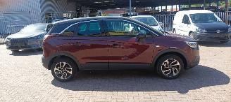 Opel Crossland 1.2 turbo 110pk Automaat Innovation Navigatie Led-Koplampen Led-Achterlichten Stoelverwarming stuurwiel met verwarming Voorruit met verwarming Privacy glas Climatecontrol Dimmende binnenspiegel Parkeersensoren voor en achter Trekhaak 16-inch velgen Mistla picture 5