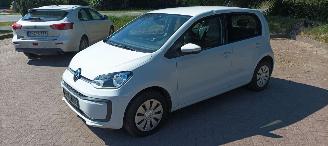 Auto incidentate Volkswagen Up! 1.0-Mpi 65pk Move airconditioning Cruisecontrol Drivelane assistent Led verlichting Achteruitrijcamera Parkeersensoren achter Elektrische ramen start/stop systeem Centrale vergrendeling met afstandsbediening 2021/9