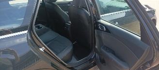 Kia Ceed 1.6-Diesel 136pk Full-Led Navi JBL-audio Leder Sportstoelen/Memory Stoelverwarming stuurwiel met verwarming keyless Entry Blindspot Drivelane assistent Dimmende binnenspiegel Achteruitrijcamera Elektrische achterklep inductie telefoon lader auto-parkeren picture 21