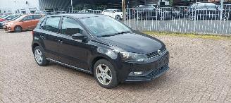 Volkswagen Polo 1.4-TDI Klimaautomatik Regensensor leren stuurwiel mistlampen Front-Radar Brake Assist Elektrische ramen Elektrische-spiegels met verwarming Centrale vergrendeling met afstandsbediening Start-Stop systeem 15-inch velgen picture 9