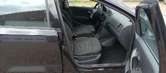Volkswagen Polo 1.4-TDI Klimaautomatik Regensensor leren stuurwiel mistlampen Front-Radar Brake Assist Elektrische ramen Elektrische-spiegels met verwarming Centrale vergrendeling met afstandsbediening Start-Stop systeem 15-inch velgen picture 16