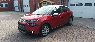 Schadeauto Citroën C3 c3 Edition 1.2-12v Airconditioning Stoelverwarming Lichtautomaat cruisecontrol Dab Radio elektrische buitenspiegels met verwarming Centrale vergrendeling met afstandsbediening Start-Stop systeem 16 inch velgen mistlampen Drivelane assistent Led verlichtin 2022/11