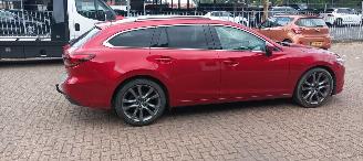 Mazda 6 Sportswagon Automatik Navi Led koplampen led achterlichten Headup Leren Sportstoelen Memory keyless Entry Blindspot Drivelane cruisecontrol met radar Stoelverwarming Lichtautomaat Regensensor Bose Soundsystem 19-inch velgen trekhaak picture 4