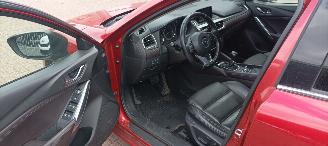 Mazda 6 Sportswagon Automatik Navi Led koplampen led achterlichten Headup Leren Sportstoelen Memory keyless Entry Blindspot Drivelane cruisecontrol met radar Stoelverwarming Lichtautomaat Regensensor Bose Soundsystem 19-inch velgen trekhaak picture 17