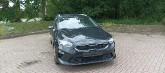 Kia Ceed Premium Edition 1.6 136pk Leder Sportstoelen Memory Navigatie Jbl sound System Climatecontrol CruiseControl 4xStoelverwarming Full-Led koplampen keyless Entry Blindspot systeem automatische inparkeer systeem elektrische achterklep Dab Radio Achteruitrijca picture 8