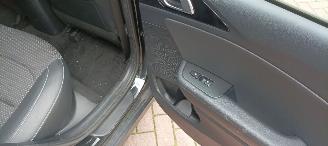Kia Ceed Premium Edition 1.6 136pk Leder Sportstoelen Memory Navigatie Jbl sound System Climatecontrol CruiseControl 4xStoelverwarming Full-Led koplampen keyless Entry Blindspot systeem automatische inparkeer systeem elektrische achterklep Dab Radio Achteruitrijca picture 14