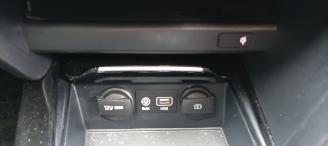 Kia Ceed Premium Edition 1.6 136pk Leder Sportstoelen Memory Navigatie Jbl sound System Climatecontrol CruiseControl 4xStoelverwarming Full-Led koplampen keyless Entry Blindspot systeem automatische inparkeer systeem elektrische achterklep Dab Radio Achteruitrijca picture 26