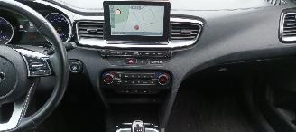 Kia Ceed Premium Edition 1.6 136pk Leder Sportstoelen Memory Navigatie Jbl sound System Climatecontrol CruiseControl 4xStoelverwarming Full-Led koplampen keyless Entry Blindspot systeem automatische inparkeer systeem elektrische achterklep Dab Radio Achteruitrijca picture 24