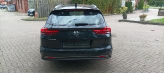 Kia Ceed Premium Edition 1.6 136pk Leder Sportstoelen Memory Navigatie Jbl sound System Climatecontrol CruiseControl 4xStoelverwarming Full-Led koplampen keyless Entry Blindspot systeem automatische inparkeer systeem elektrische achterklep Dab Radio Achteruitrijca picture 4