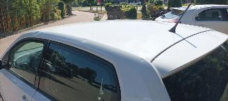 Volkswagen Up! Move Up! 1.0 65pk Airconditioning Led verlichting Parkeersensoren achter Achteruitrijcamera Elektrische ramen Dab Radio cruisecontrol Boordcomputer Navigatie/Telefoon houder picture 13