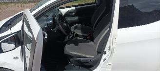 Toyota Aygo New Model AygoX Play 1.0 Airconditioning Led verlichting Leren stuurwiel Led achterlichten Elektrische ramen Elektrische-spiegels met verwarming Centrale vergrendeling met afstandsbediening picture 13