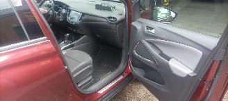 Opel Crossland Innovation line 1.2 110pk Automatik Navigatie Leder Full Led Climatecontrol CruiseControl Stoelverwarming Lichtautomaat Privacyglas Regensensor led achterlichten trekhaak Parkeersensoren voor en achter picture 16