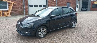 damaged passenger cars Volkswagen Polo Polo 6C 1.4  Climatecontrol Stoelverwarming Regensensor leren stuurwiel mistlampen front radar 2016/3