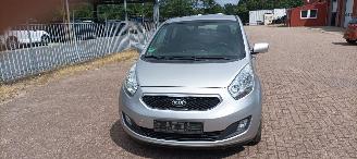 Kia Venga 1.6 Automatik Climatecontrol Keyless-entry Stoelverwarming Leren stuurwiel Armsteun voor Links & Rechts 4xElektrische ramen Elektrische inklapbare buitenspiegels Privacy glas Trekhaak Parkeersensoren achter 16 inch Sportvelgen Mistlampen picture 8