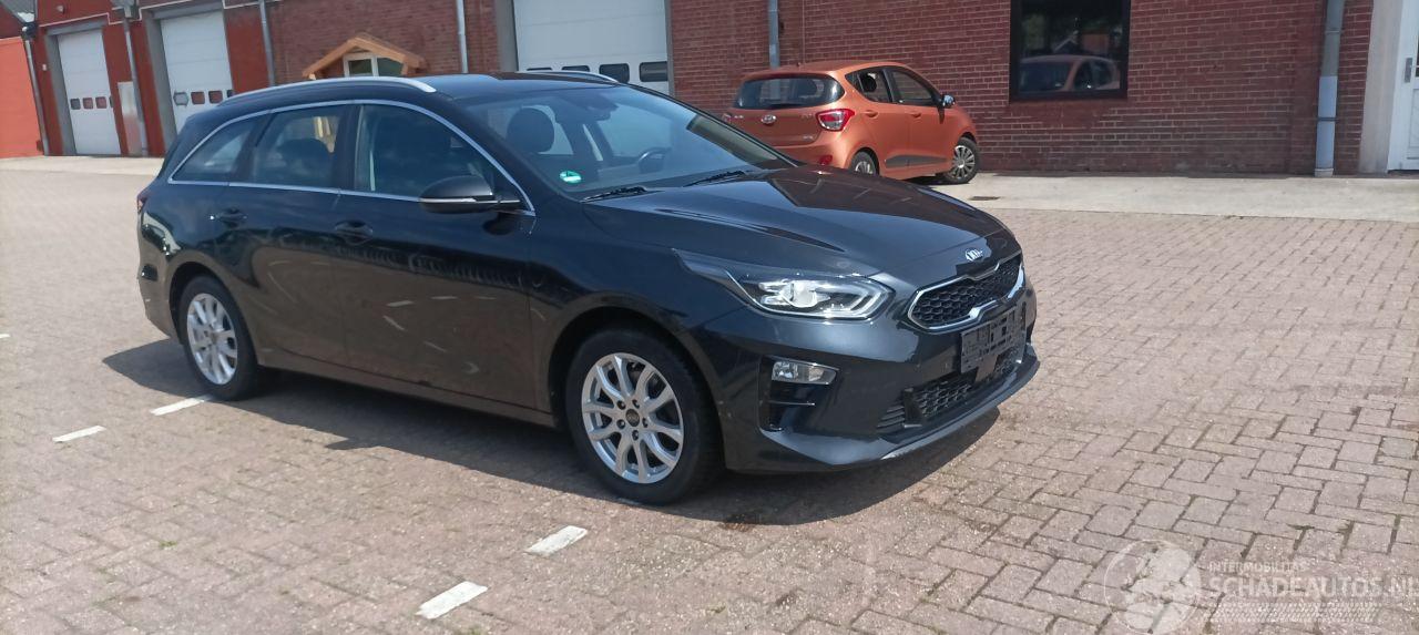 Kia Ceed Sportswagon 1.6-CRDI 136pk JBL Dab Navigatie Climatecontrol Leren Sportstoelen -Memory Elektrische-Achterklep Blindspot systeem Achteruitrijcamera Full-Led koplampen Led achterlichten