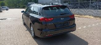 Kia Ceed Sportswagon 1.6-CRDI 136pk JBL Dab Navigatie Climatecontrol Leren Sportstoelen -Memory Elektrische-Achterklep Blindspot systeem Achteruitrijcamera Full-Led koplampen Led achterlichten picture 7