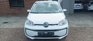 Volkswagen Up! 1.0-Mpi 65pk Airconditioning Navigatie-Houder Cruisecontrol Bordcomputer Stoelverwarming Radio DAB Achteruitrijcamera Parkeersensoren Led dagrijverlichting Elek-Ramen Centrale vergrendeling met afstandsbediening Start-Stop systeem picture 8